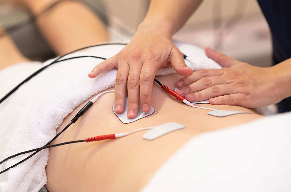 TENS aparat: Naravna pomoč pri bolečinah v zrelih letih